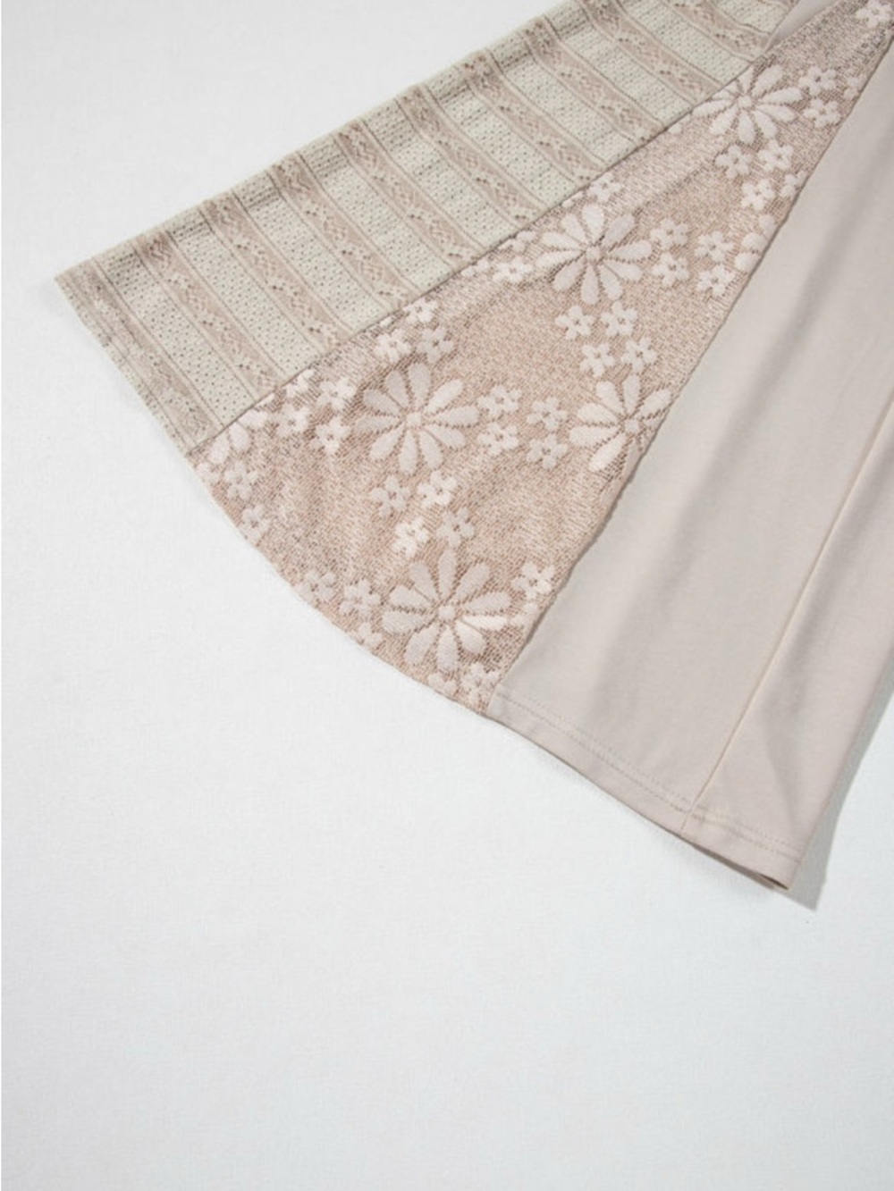 Wide-Leg Lace Insert Pants - Picture 9 of 14